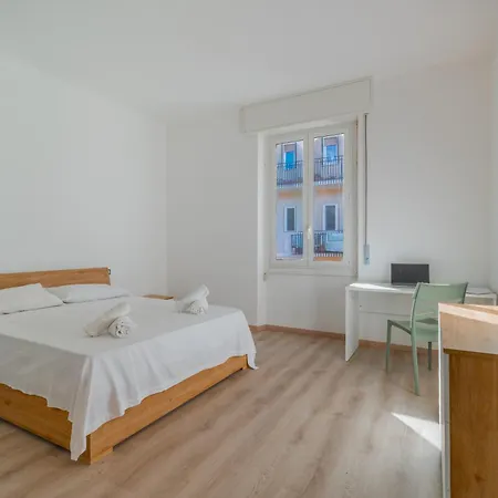 Bolzaneto Fresh & Brigh Apartment *